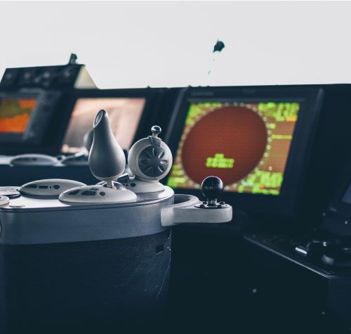 Robuste Monitore und Computerbildschirme für die Schifffahrt - Inelmatic